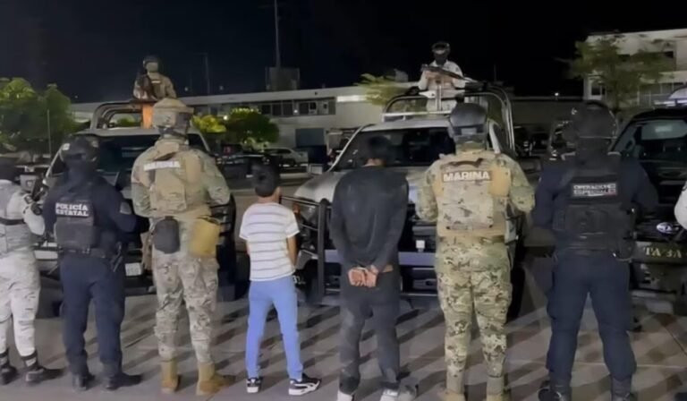 Detienen en Tabasco a menor de 14 años, “El Niño Sicario”, con armas, drogas y mensajes amenazantes