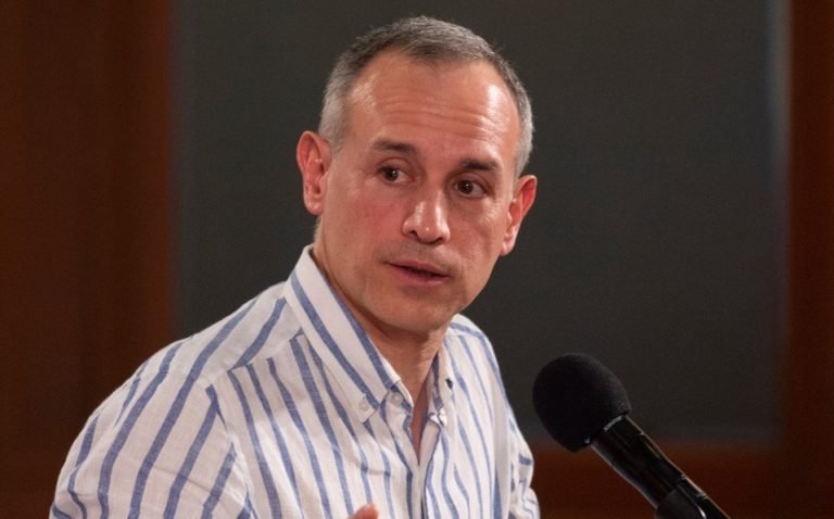 Hoy debió acabar el primer brote de Covid-19 en CDMX según López-Gatell