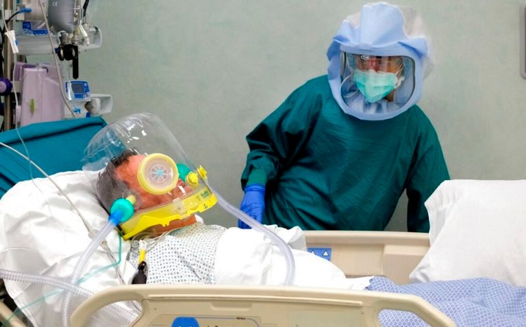 Nuevo estudio sugiere que el coronavirus podría estar perdiendo peligrosidad