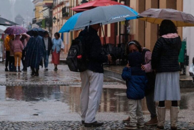 Cielo nublado y lluvias intensas continúan en la Península de Yucarán