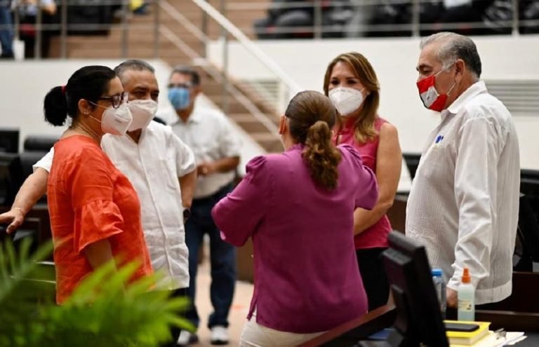 Citarán a comparecer al secretario de Salud
