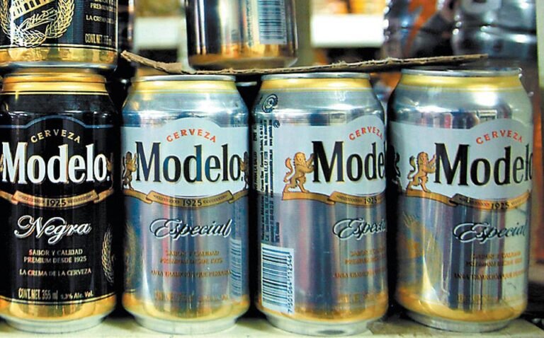 Ganancias de AB InBev, dueña de Corona, caen 98.4% en primer semestre