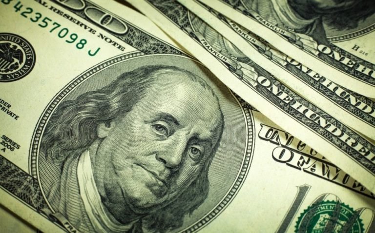 Precio del dólar: Peso pierde atento a discusión de la UE sobre fondo de recuperación