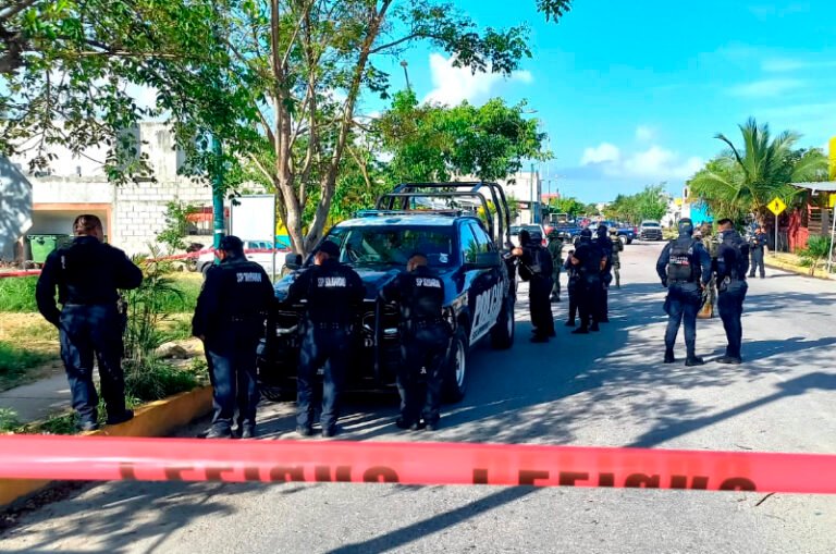 Hallan cadáver desmembrado en contenedores de basura en Villas del Sol, Playa del Carmen