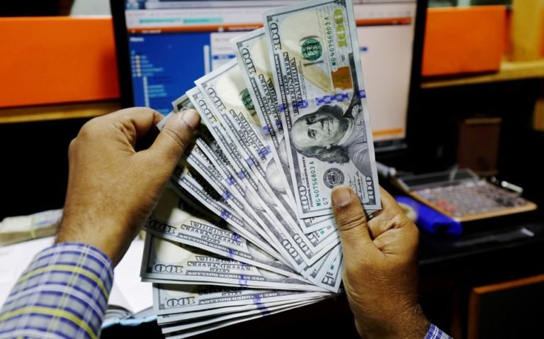 Habitantes de Edomex protestan en Reforma por pagos bancarios