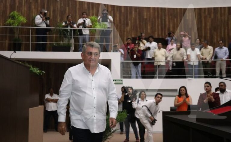 Renuncia el Fiscal General del Estado de Yucatán , Wilbert Antonio Cetina Arjona