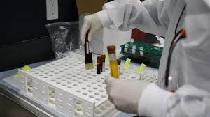 Reportan nueva cepa de coronavirus más contagiosa y con alta vulnerabilidad a vacuna