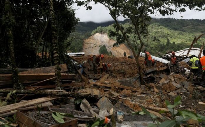 rescatistas-buscaron-sobrevivientes-poblado-queja_0_35_800_498