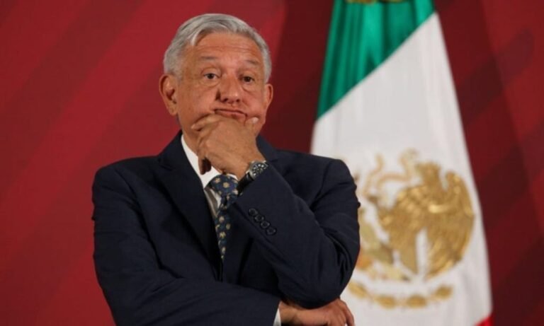 Reitera AMLO que descarta cubrebocas; “lo mejor es la sana distancia”