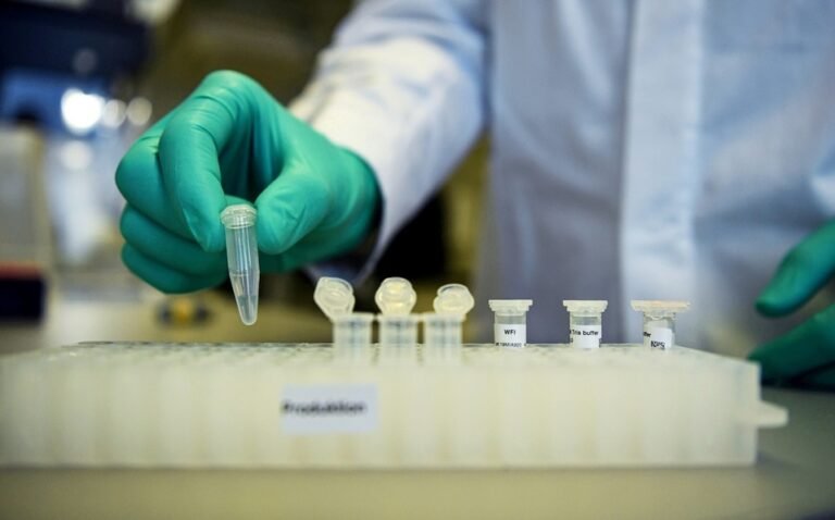 La alemana CureVac comienza fase 3 del ensayo clínico de su vacuna anticovid