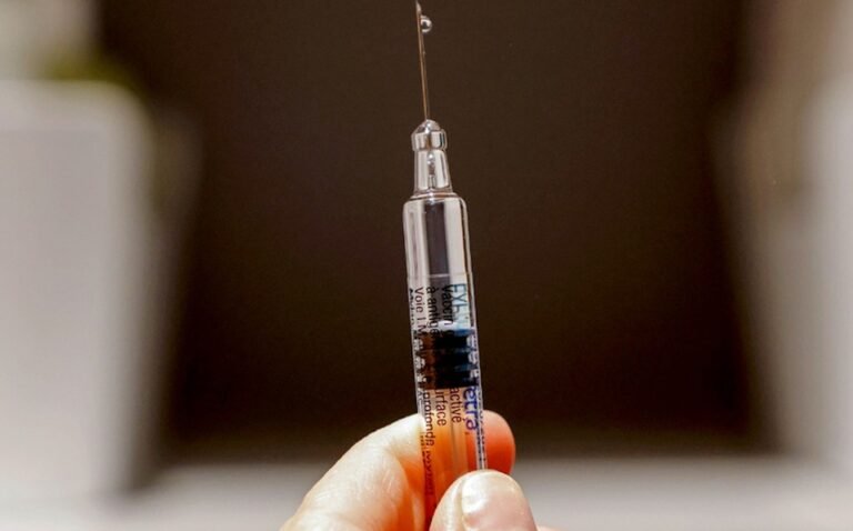 Adquisición de vacunas anticovid por estado diluye estrategia nacional de vacunación: Ssa