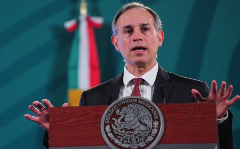 Estoy internado para recibir tratamiento intravenoso: López-Gatell en carta