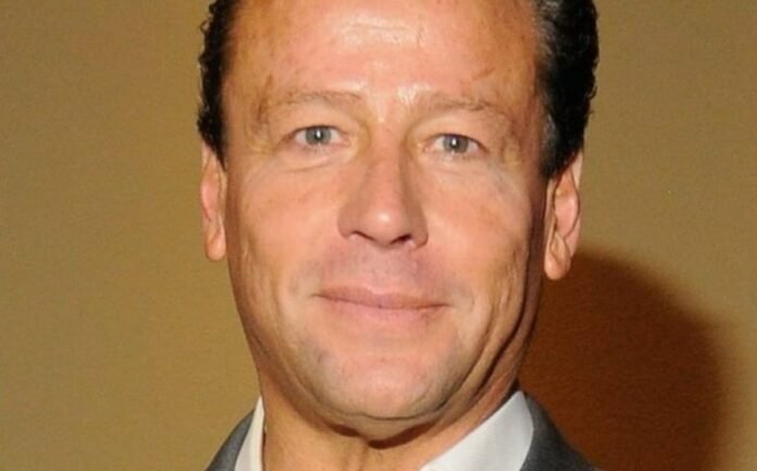 alfredo-adame-arremetio-en-contra