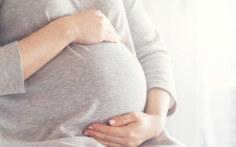Embarazadas podrán recibir vacuna anticovid a partir de novena semana de gestación