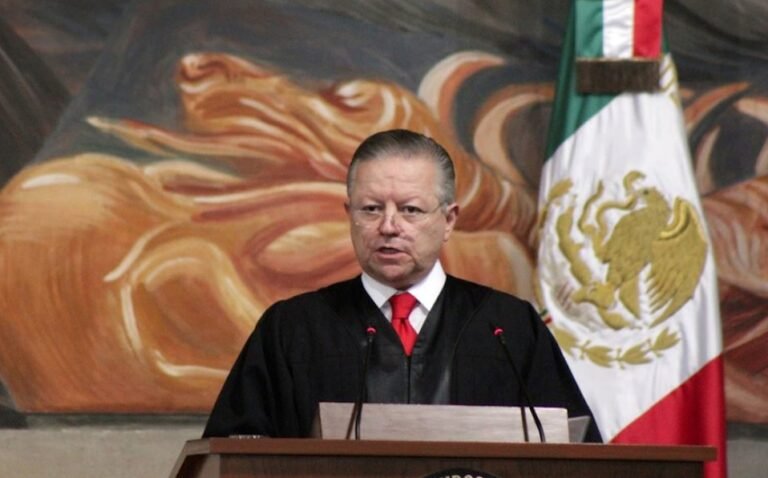 Publican en DOF decreto de extensión de mandato de Arturo Zaldívar en la Corte