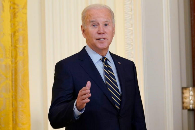 Joe Biden amenaza a Putin con fuertes medidas económicas si ataca a Ucrania