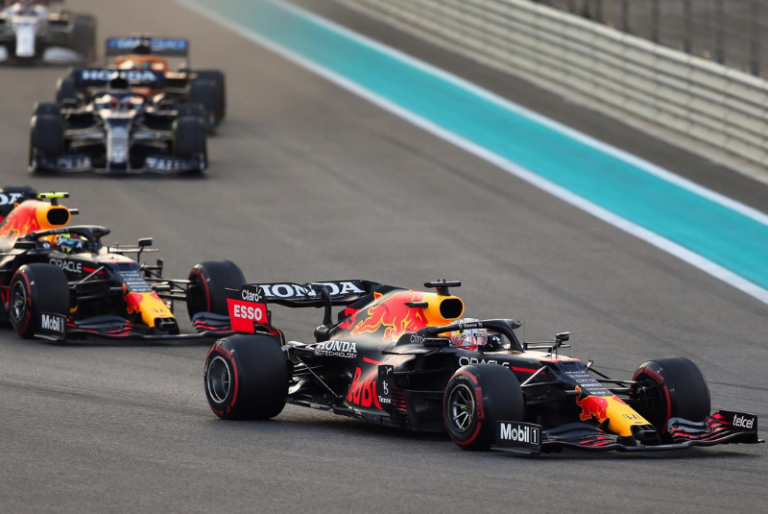 Verstappen gana el GP de Abu Dabi y se corona campeón del Mundial 2021