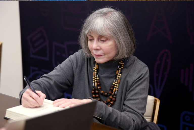 Muere Anne Rice, autora de “Entrevista con el Vampiro”