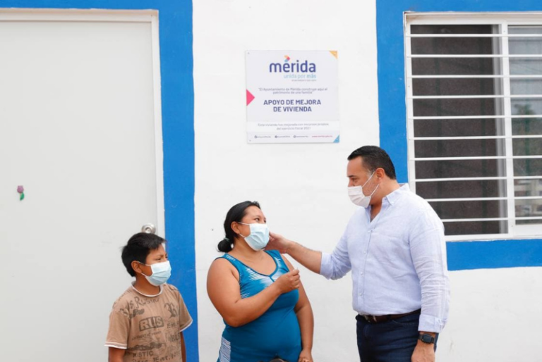 Familias afectadas por incendio reciben su vivienda en Dzununcán