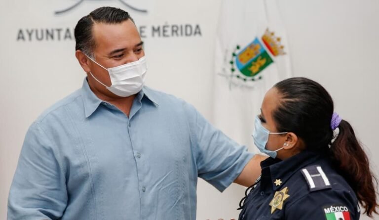 Capacitan en temas de paz, mediación  y colaboración a policías de Mérida