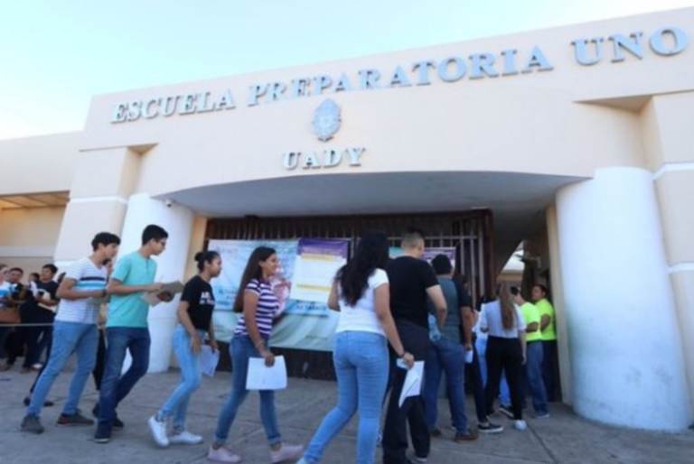 Denuncian homofobia en la Prepa Uno de la UADY durante San Valentín