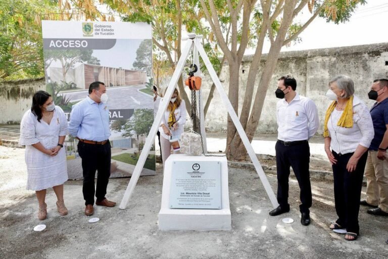 Colocan primera piedra de albergue Amanc Yucatán