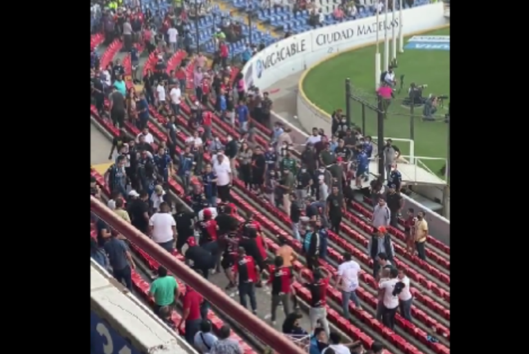 ¿Cómo inició la pelea en el Querétaro vs Atlas?