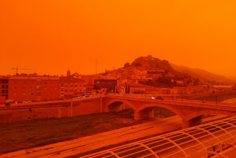 Nube de polvo del Sahara tiñe de naranja varias ciudades de España: FOTOS