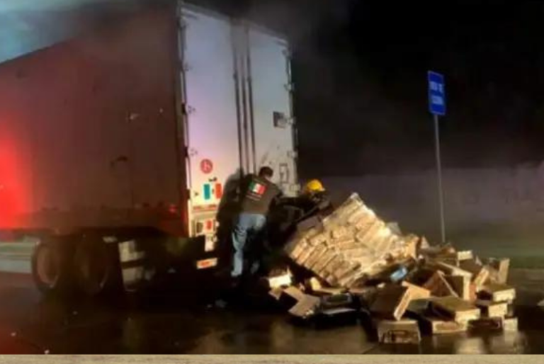 Se incendia tráiler cargado de sopas instantáneas en Ciudad del Carmen