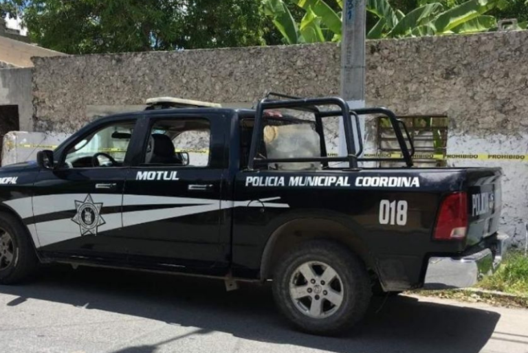 Denuncian a policía por extorsionar a cantineros y pobladores de Motul