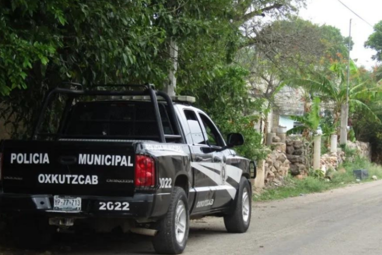 Detienen a 16 personas durante cateo en casa de citas de Izamal