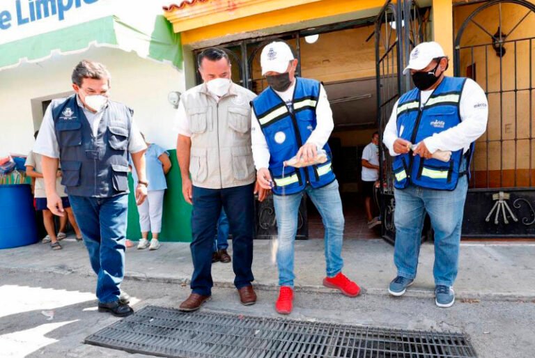 Alcalde Renán Barrera supervisa los trabajos de control larvario y fumigación en Mérida