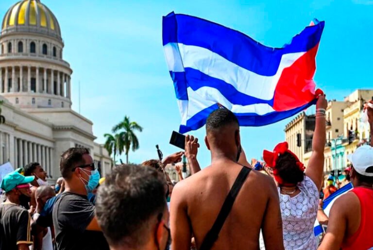 Cuba condena a penas de cárcel a 297 manifestantes del 11 de julio de 2021