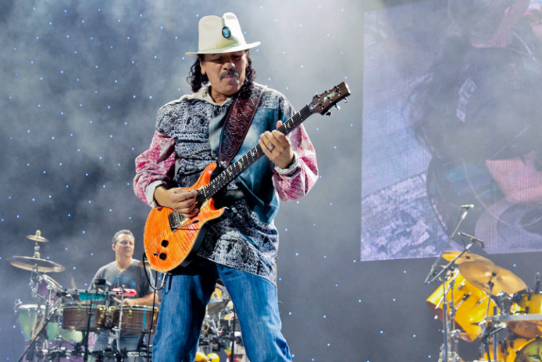 Carlos Santana se desvanece en pleno concierto en Michigan; esto se sabe sobre su estado de salud