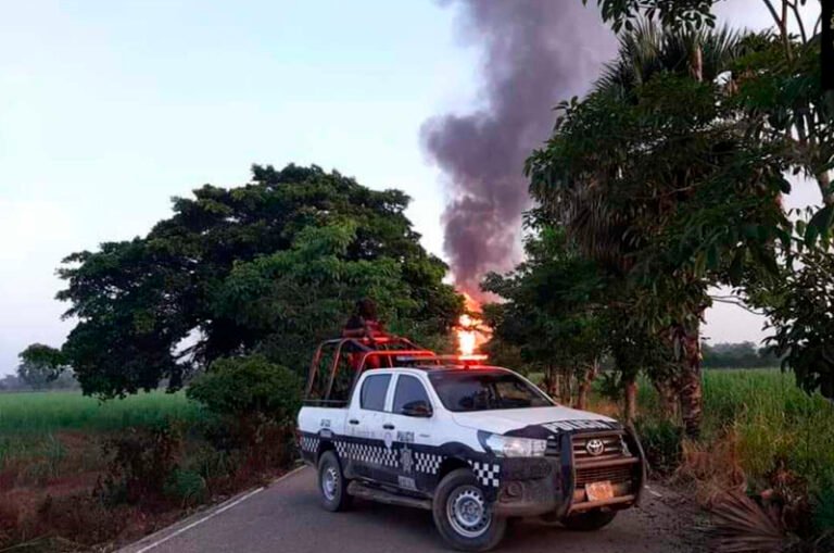 Explota ducto de gas de Pemex en sur de Veracruz; hay tres heridos