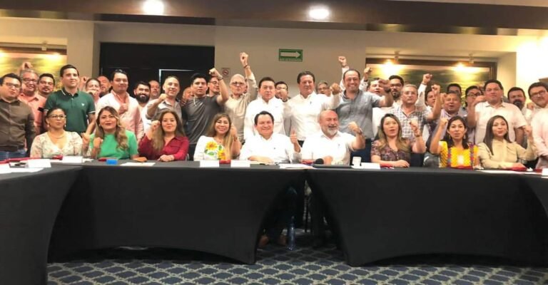 Javier Corral, exgobernador acusado de corrupción, mañana en campaña con “El Huachibom”