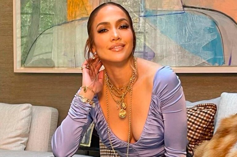 Jennifer Lopez reconoce la importancia de la salud mental; sufrió ataques de pánico por agotamiento laboral