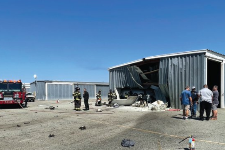 Al menos dos muertos después del choque de avionetas en el aeropuerto de California