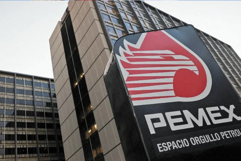 PEMEX y STPRM acuerdan incremento de 4 por ciento al salario