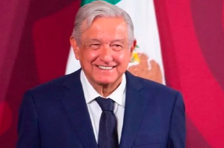 AMLO anuncia pantallas gigantes para presentación de Los Tigres del Norte