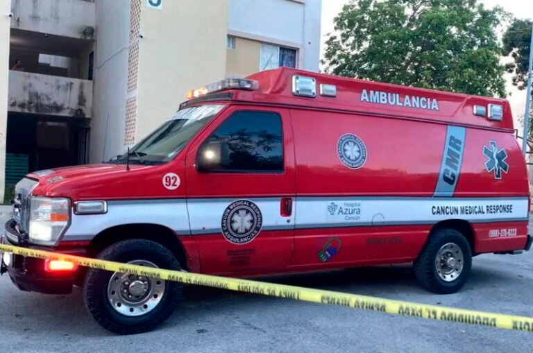 Disparan contra cuatro hombres en cancha de futbol en Cancún