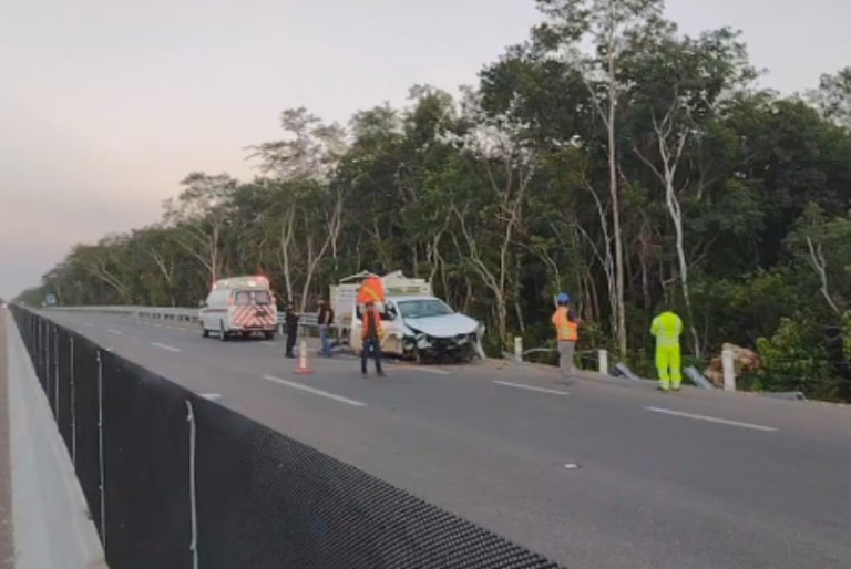 Al menos cuatro lesionados deja accidente en la Mérida-Cancún