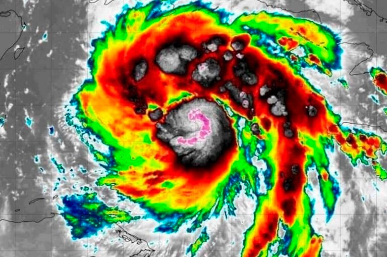 Tormenta tropical “Ian” evoluciona a huracán categoría “uno”