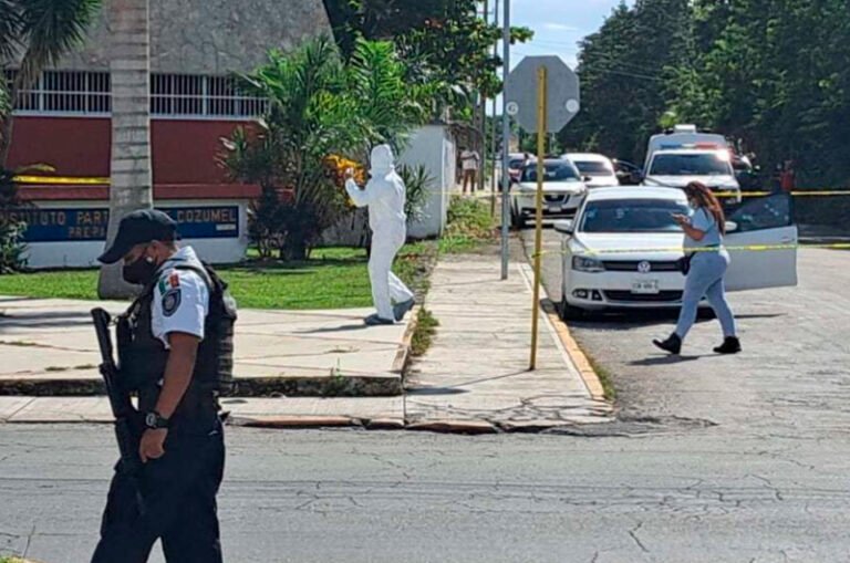 Matan a balazos a un hombre afuera de una escuela en Cozumel