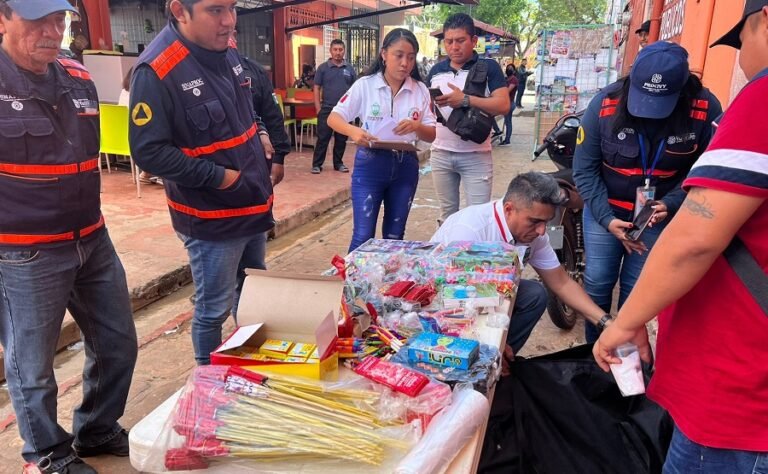 Vigilan la venta de pirotecnia y prohíben la venta de artefactos peligrosos, en Oxkutzcab