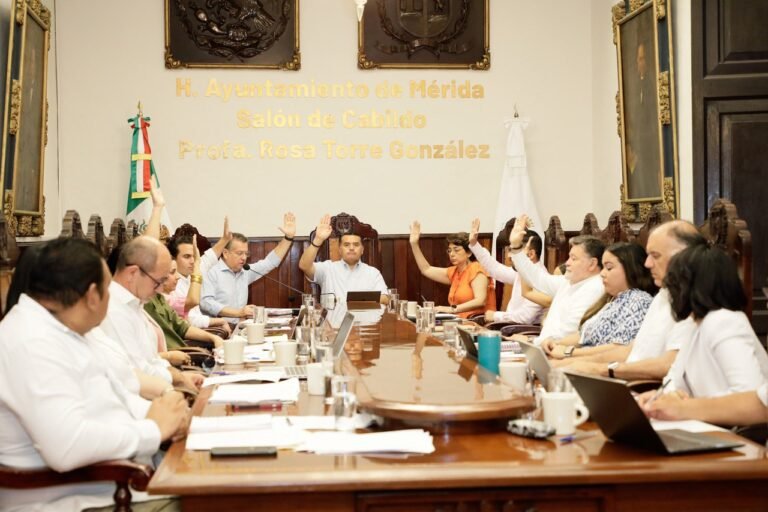 Avala cabildo plan “Rezago Cero” de Renán Barrera