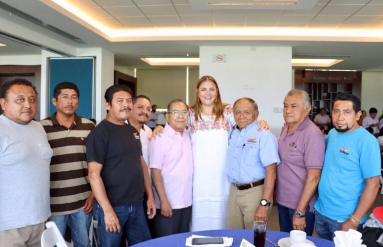 Arropa la CROC a Cecilia Patrón con 15 sindicatos