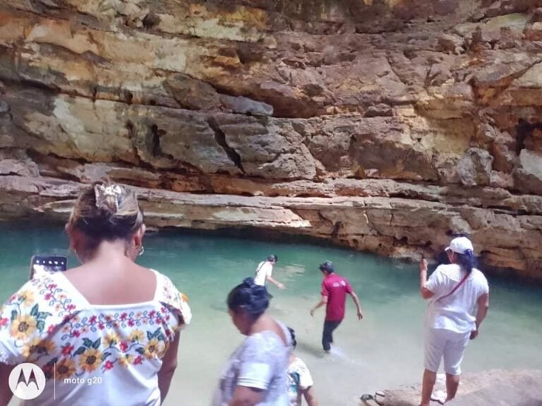 DESCUBREN IMPRESIONANTE CENOTE EN TIXMÉHUAC