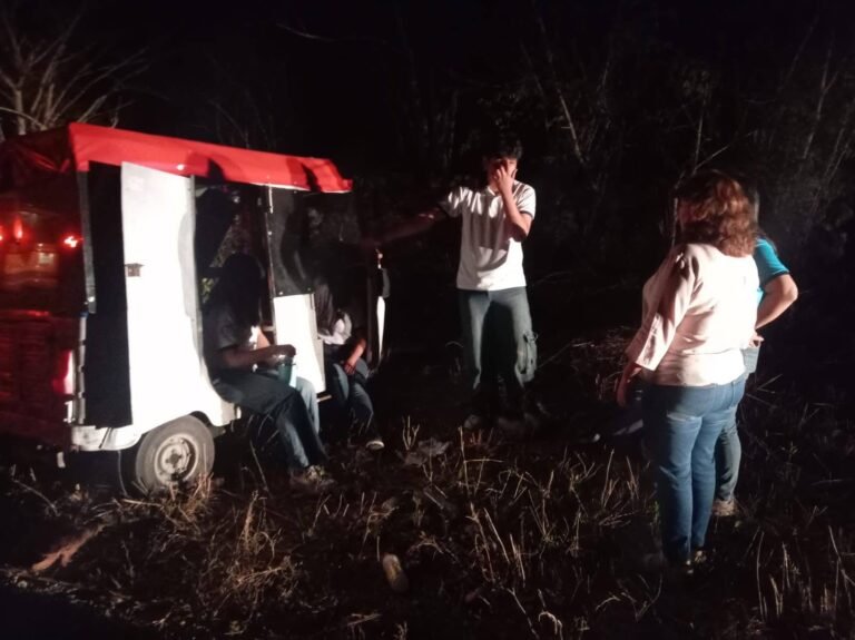 Alcohol al volante pone en riesgo a estudiantes: choque frontal deja cinco jóvenes heridos en la vía Yobaín–Cansahcab