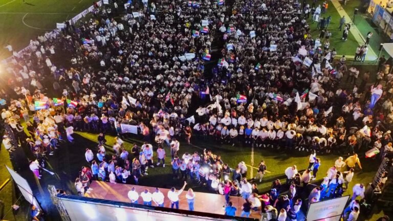 Apoteósico mitin en Chelem: Renán Barrera y Erik Rihani lideran la visión de un Progreso próspero